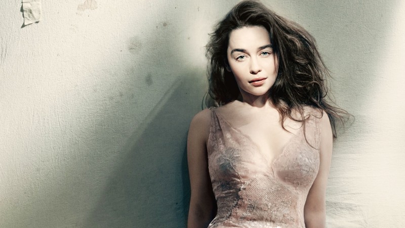 emilia_clarke_vogue_2015-1920x1080