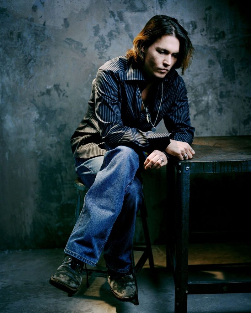 PImage NEW YORK - MARCH 15: Actor Johnny Depp poses for a portrait shoot on March 15, 2004, in New York. (Photo by Lorenzo Agius/Exclusive by Getty Images)