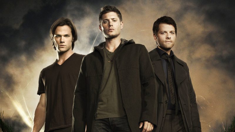 Sam y Dean Winchester con Castiel