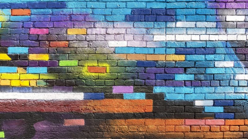 Muro de ladrillos de colores