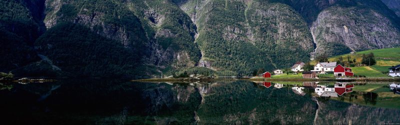 Hyefjorden y granjas en Noruega
