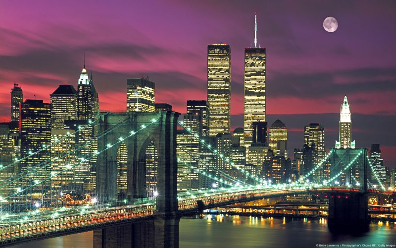 Puente de Brooklyn al anochecer Nueva York