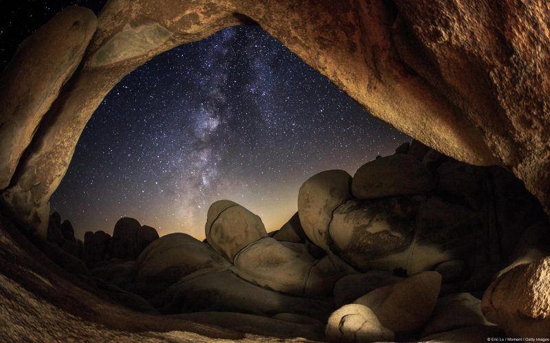 Rock Arch y Via Lactea Parque Nacional de Arboles de Josue California, Estados Unidos