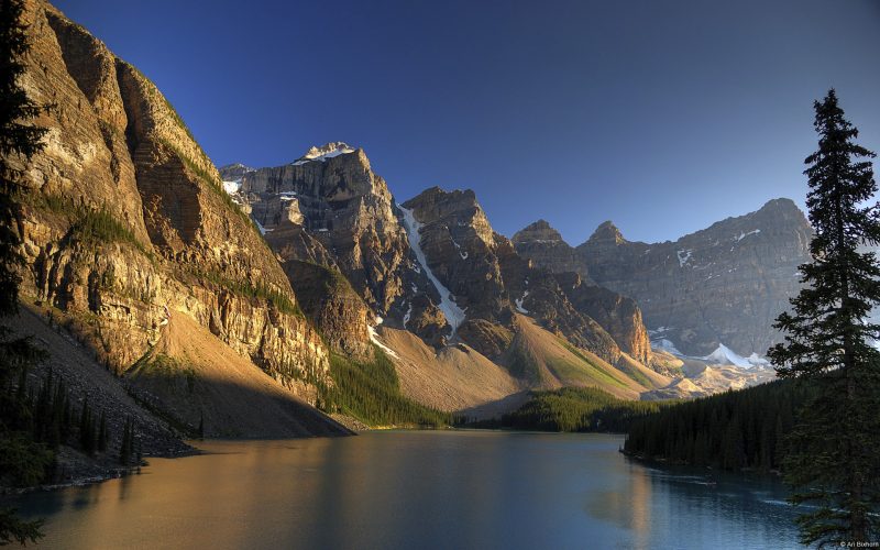 Atardecer en el lago Moraine Banff Alberta Canadá