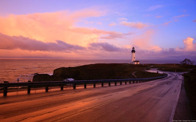 Atardecer en la costa de Oregón Estados Unidos