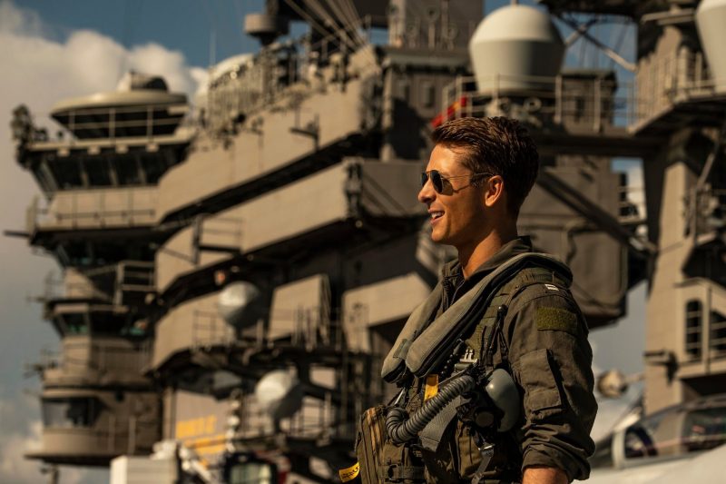 glen powell top gun maverick wallpapers