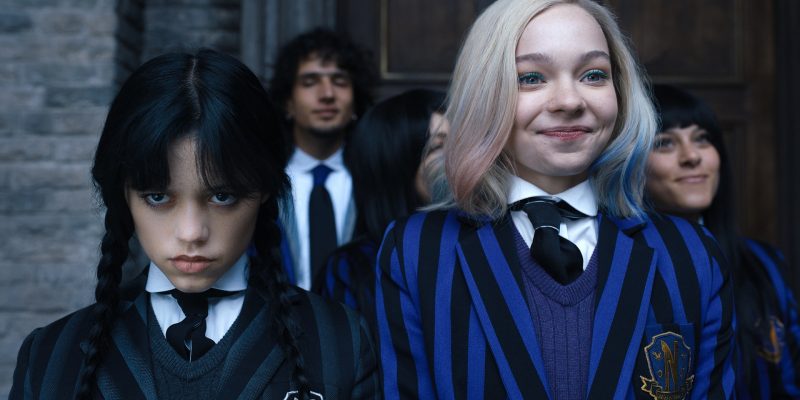 Miercoles (Merlina, Wednesday Addams), la amiga Enid Sinclair (Emma Myers), fotos, imágenes, fondos de pantalla y wallpapers hd gratis