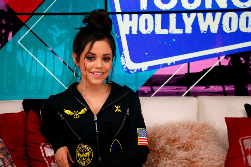 actriz jenna ortega backgrounds